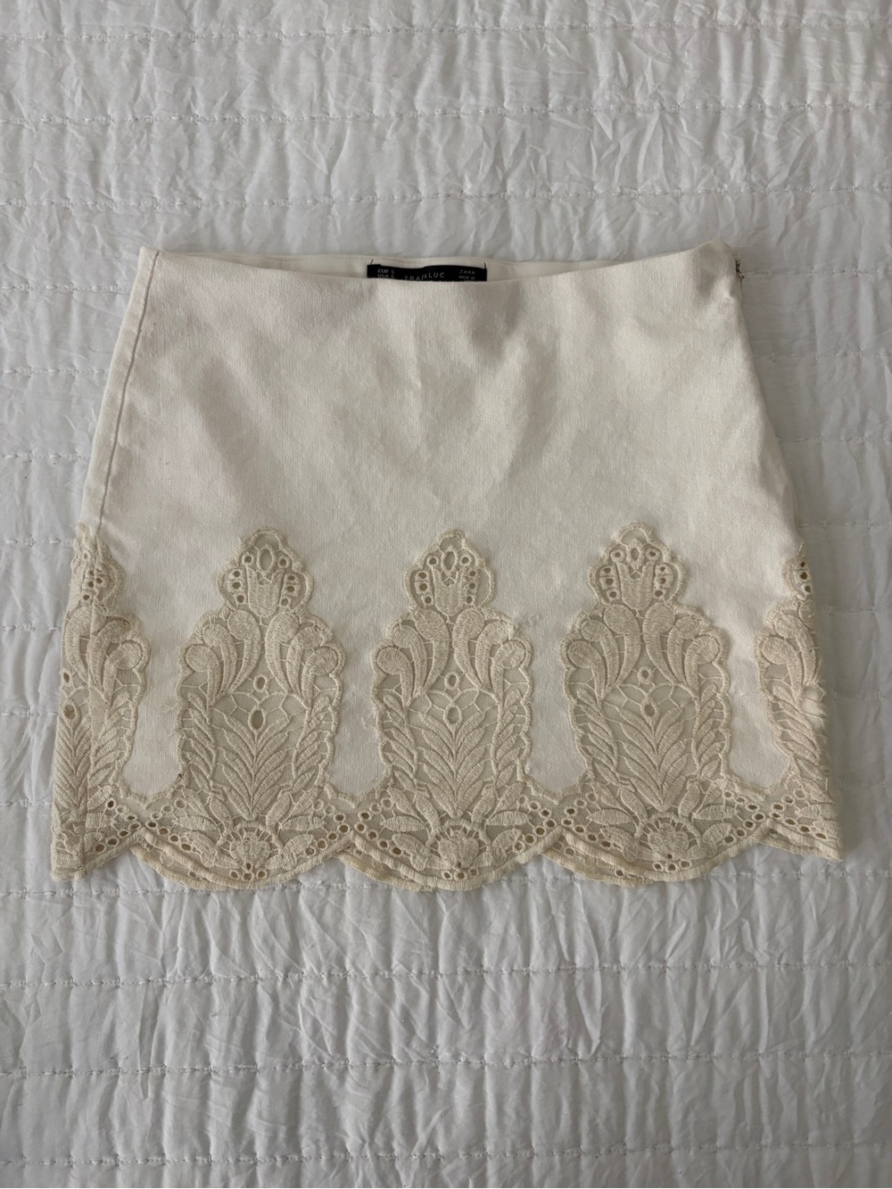 Zara Cream Mini Skirt with Embroidered Scallop Hem